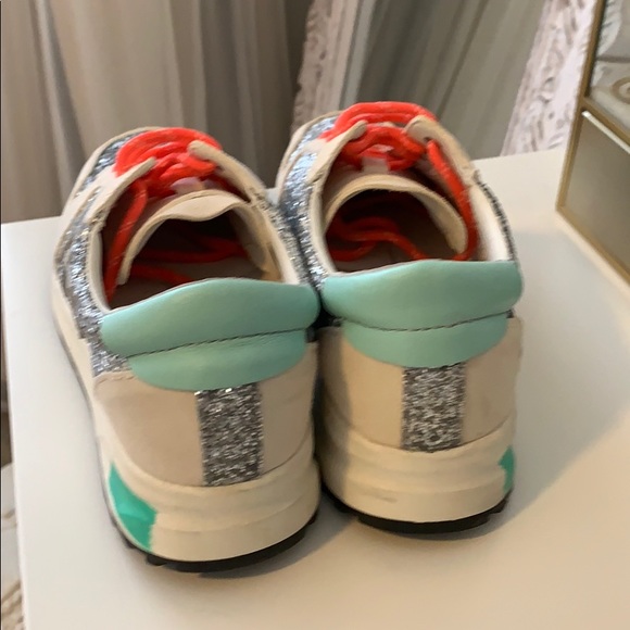 NWOT dolce vita glitter sneaker - Picture 3 of 4